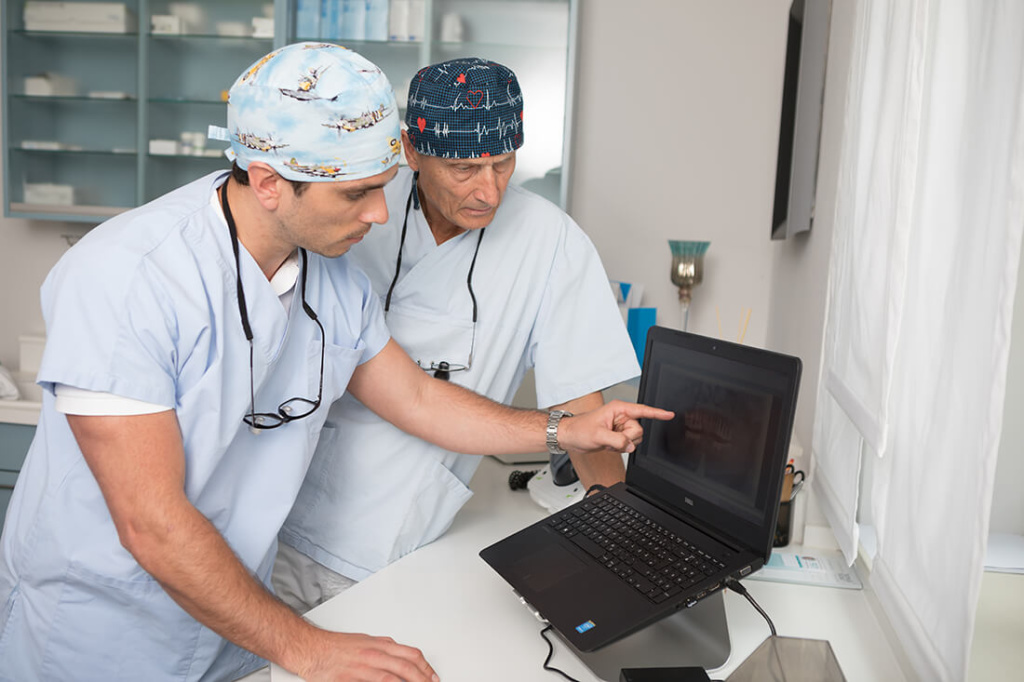 Zahnarzt-Rohrbach-Zimmermann-Leistungen-Implantate Zahnarzt-Rohrbach-Zimmermann-Leistungen-Implantate